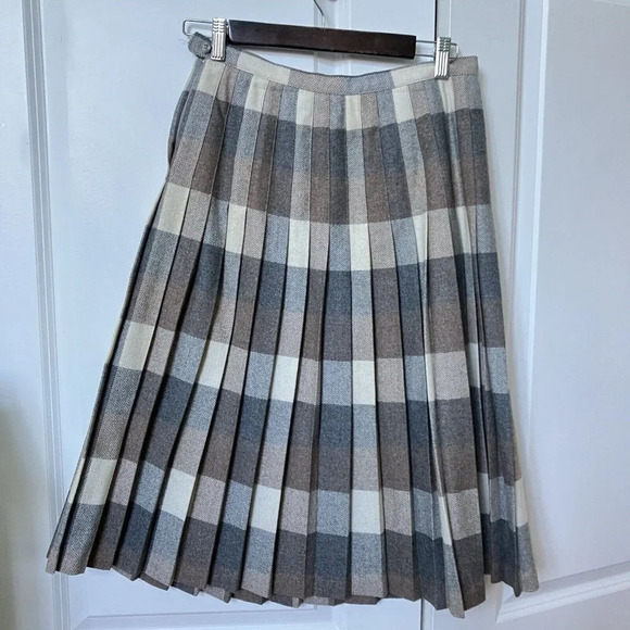 Vintage Paris  Star Gray Neutral Plaid Pleated Kilt Midi Skirt 26" - Picture 8 of 8